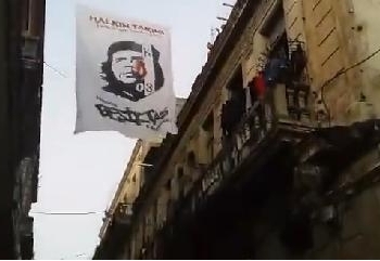 1 Mayıs öncesi Havana sokaklarında Beşiktaş bayrağı dalgalandı (Video)