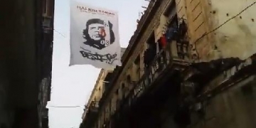 1 Mayıs öncesi Havana sokaklarında Beşiktaş bayrağı dalgalandı (Video)