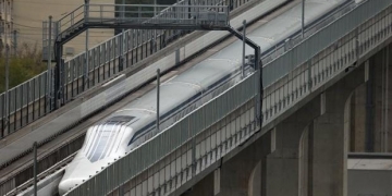 Japonya’nın hızlı treni Maglev kendi rekorunu kırdı