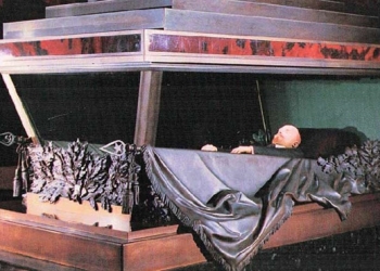 Lenin’in mozolesi yeniden açılıyor