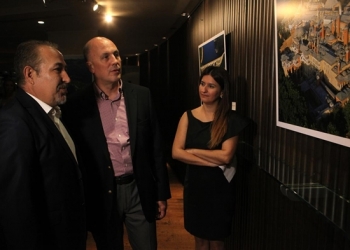 Alp Alper’in fotoğraf sergisi Atina’da açıldı