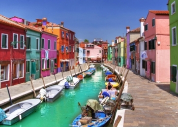 İtalya’da tatilin en renkli rotası: Burano