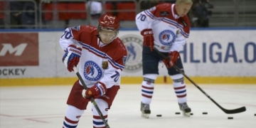 Vladimir Putin Soçi’de buz hokeyi oynadı, 8 gol attı