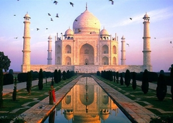 Tac Mahal'e ziyareti azaltmak isteyen Hindistan giriş fiyatını artırdı!