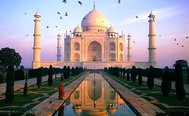 Tac Mahal'e ziyareti azaltmak isteyen Hindistan giriş fiyatını artırdı!