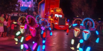 Disneyland 60 yaşında!