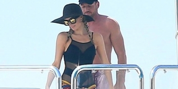 Paris Hilton İbiza sezonunu açtı