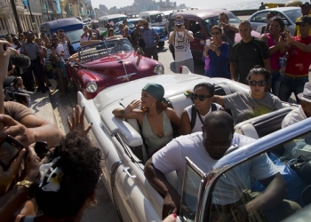 Rihanna Küba’ya Kübalılar Rihanna’ya hayran kaldı (Video)