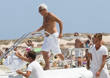 İtalyan modacı Giorgio Armani İspanyol Adaları tatilinde