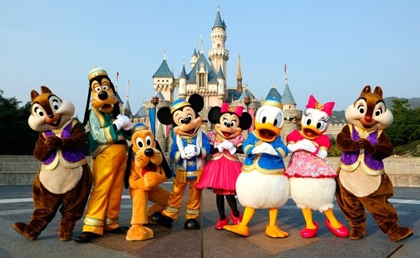 disneyland selfi cubugu yasaklandi 610x3811