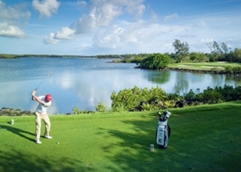 Hint Okyanusu’nda unutulmaz bir golf deneyimi