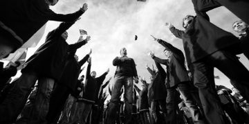 Fotoğraf sanatçısı Mustafa Dedeoğlu St.Petersburg’da sergi açtı