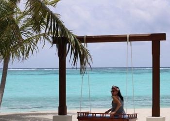 İrem Derici tropik adaların incisi Maldivler tatilinde