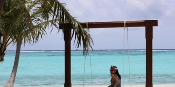 İrem Derici tropik adaların incisi Maldivler tatilinde
