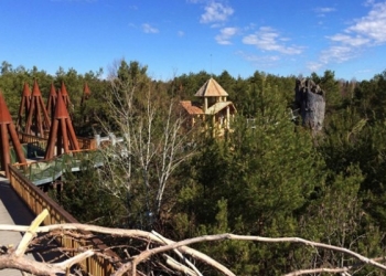 Doğaya karışmış bir yürüyüş parkuru