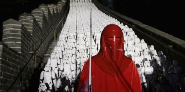 Fırtına Askerleri Çin Seddi ‘nde! Turistler yoğun ilgi gösteriyor