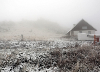 Kartalkaya kayak merkezine ilk kar yağdı