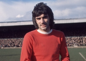 Manchester United taraftarı George Best için hazırlanıyor