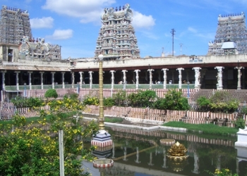 Hindistan tapınaklarıyla ayakta kalıyor