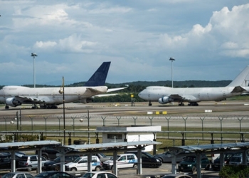 Malezya bu olayı konuşuyor: Kimin bu uçaklar?