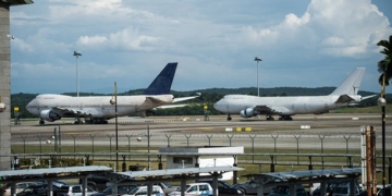 Malezya bu olayı konuşuyor: Kimin bu uçaklar?