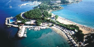 Yunanistan’ın ünlü oteli Astir Palace satışa çıktı