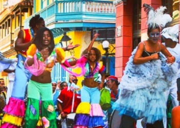 Küba yeni yılı ve devrimin yıl dönümünü birlikte kutladı