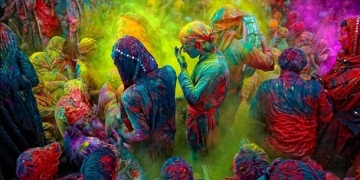 Mistik ülkenin en renkli etkinliği: Hindistan Holi Festivali