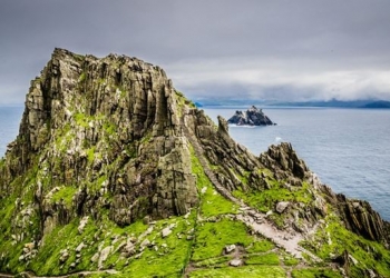 Skellig Michael Adası İrlanda’yı ikiye böldü