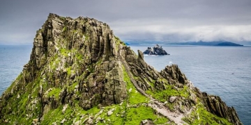 Skellig Michael Adası İrlanda’yı ikiye böldü