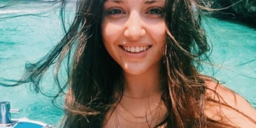 Hande Erçel Tayland’ın incisi Phuket adasında tatilde!