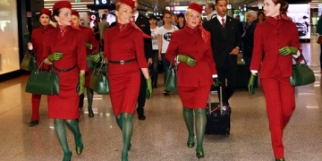 İtalyan bayrak taşıyıcısı Alitalia yeni üniformalarına kavuştu