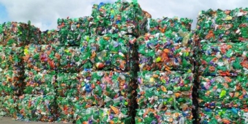 Hindistan atık plastiklerle yol yapacak