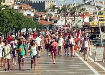 Rus turistlere Türkiye engeli kaldırılıyor