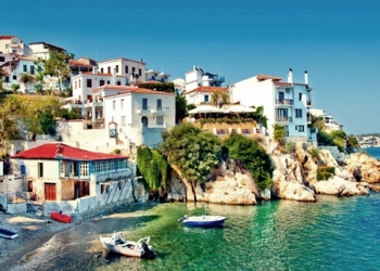 Yunanistan turizmle gülüyor