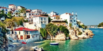 Yunanistan turizmle gülüyor