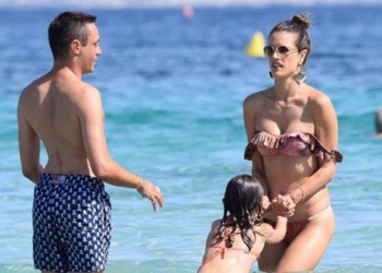 İbiza’da ünlü sezonu açıldı