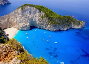 İyon denizinin gözde Yunan adasını Katar Emiri kaptı