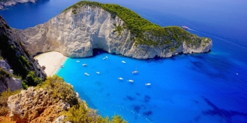 İyon denizinin gözde Yunan adasını Katar Emiri kaptı