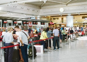 Darbe girişiminden bir darbe de turizme