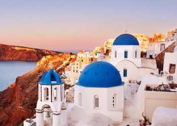 Dünyada görülmeye değer yerler arasında iki Yunan adası: Santorini & Zakynthos