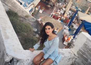 Ünlü oyuncu Yunan Adalarında tatilde