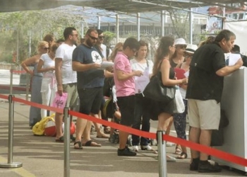 Yasak kalktı, memurlar Yunan adalarına akın etti