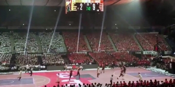 Japonya’da LED zeminli basket sahası maçı gölgede bıraktı