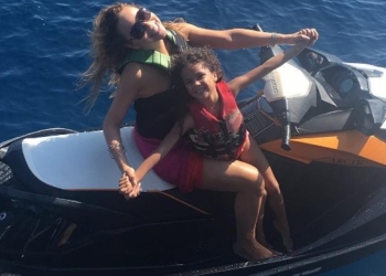 Mariah Carey Yunan Adaları tatilinde