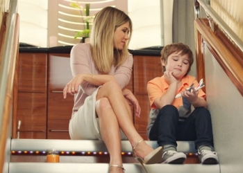 Jennifer Aniston, Emirates’in son reklam filmi için kamera karşısında