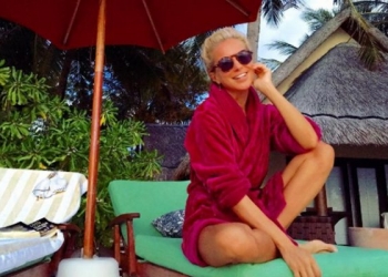 Ünlü Sunucu Burcu Esmersoy Maldivler Tatilinde