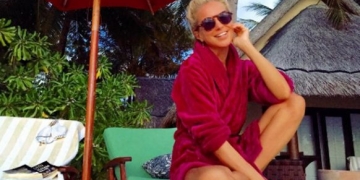 Ünlü Sunucu Burcu Esmersoy Maldivler Tatilinde