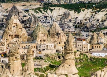 Ünlü Şarkıcı Turizm Cennetinden Otel Alıyor / Magazin Haberleri