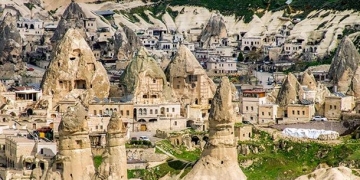 Ünlü Şarkıcı Turizm Cennetinden Otel Alıyor / Magazin Haberleri